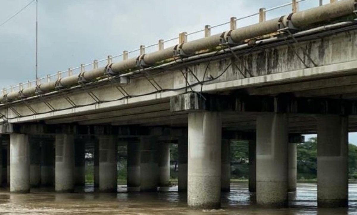 Puente Vicente Rocafuerte amenaza con colapsar.