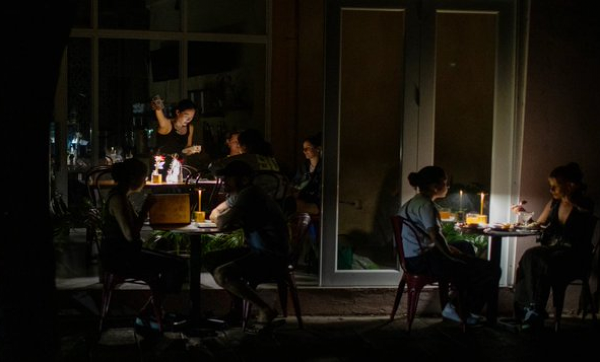 Más de 600.000 clientes recuperan la electricidad tras apagón general en Puerto Rico