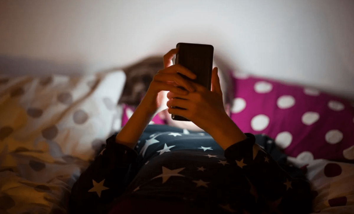 Nueva Zelanda propone prohibir redes sociales a menores de 16 años