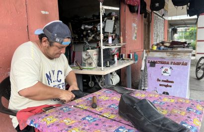 La reparación de zapatos se ha sentido en las últimas semanas. Las clases inician este lunes.