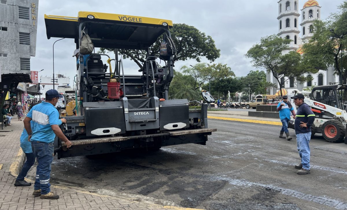 Los trabajos de repavimentación en la avenida Urbina iniciaron hace un mes.