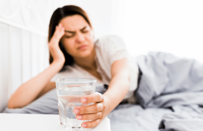 ¿Tienes resaca? Estas acciones comunes podrían empeorarla sin que lo sepas