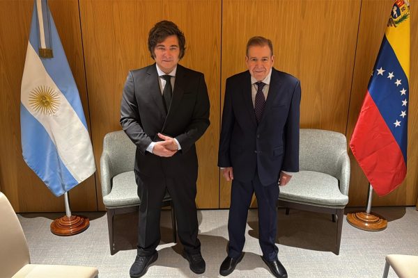 Reunión en Madrid entre Milei y González destaca amenazas a la democracia en la región