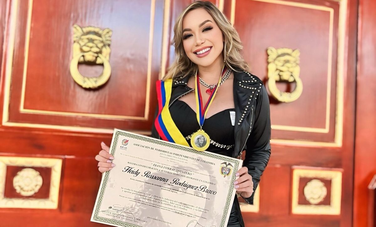 Rossanna brilla en Colombia: Artista ecuatoriana fue condecorada con el prestigioso premio Diana Turbay