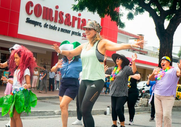 uta Urdesa se inspira en proyectos similares. En Guayaquil, Ruta Centro, lanzada en 2023, sentó las bases para Urdesa, conectando el centro con los barrios.