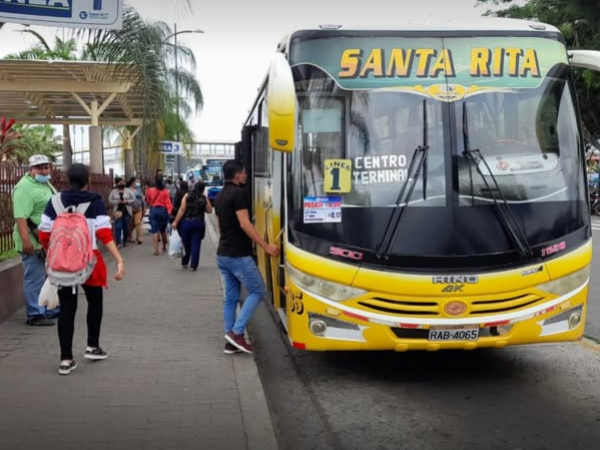 Babahoyo: atentado contra bus urbano obliga a suspender rutas de la Cooperativa Santa Rita
