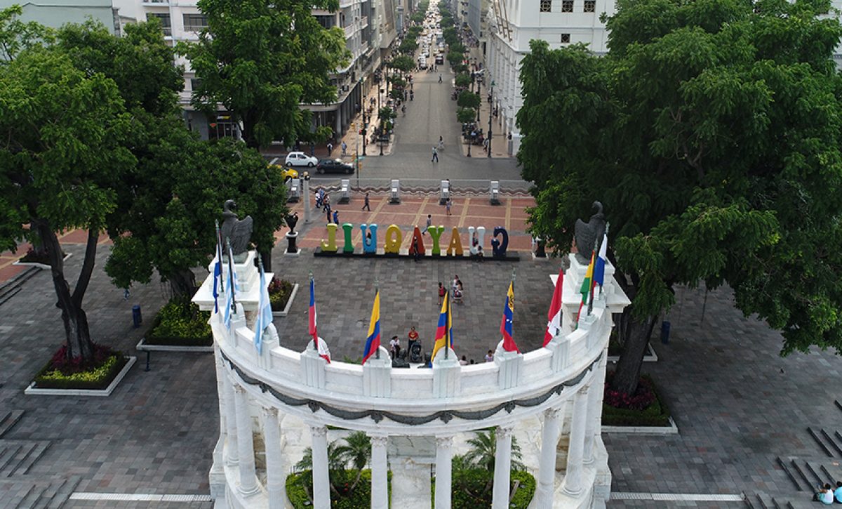 El Municipio de Guayaquil organiza la tradicional Sesión Conmemorativa a las 16:30 en la icónica intersección de las avenidas Malecón y 9 de Octubre.