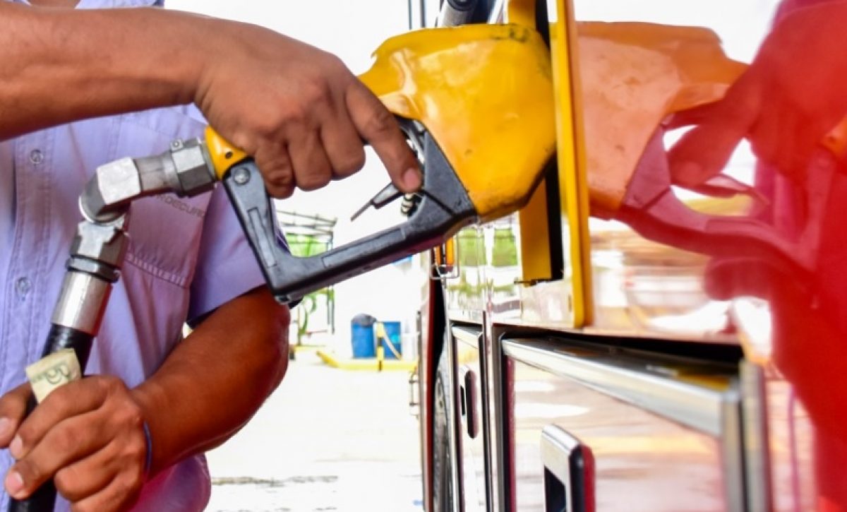 El gobierno elimina el subsidio del diésel y anuncia 18 compensaciones sociales, productivas y para transporte.
