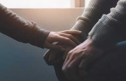 América rompe tendencia global con alarmante aumento de suicidios: esto reveló la OPS