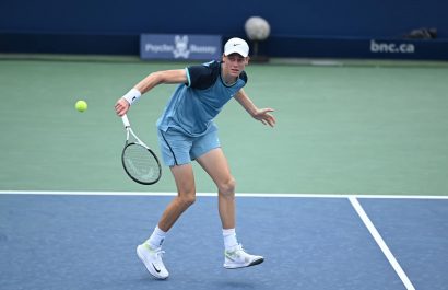 Jannik Sinner clasificó a la segunda ronda de Wimbledon.