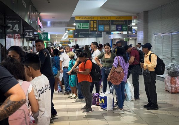 Las terminales de Guayaquil esperan recibir a 208,111 pasajeros en el feriado