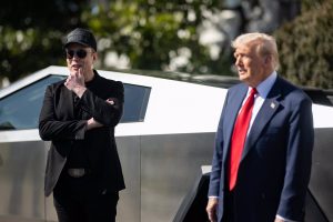 Choque entre gigantes: Musk y Trump protagonizan disputa que sacude a Tesla en Wall Street