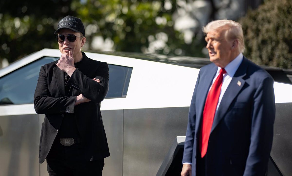 Choque entre gigantes: Musk y Trump protagonizan disputa que sacude a Tesla en Wall Street