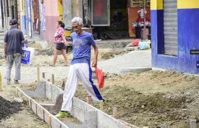 Retraso en la entrega de la calle Tomás Larrea en Picoazá por escasez de asfalto