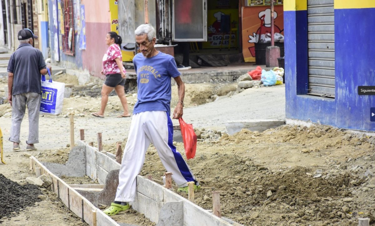 Retraso en la entrega de la calle Tomás Larrea en Picoazá por escasez de asfalto