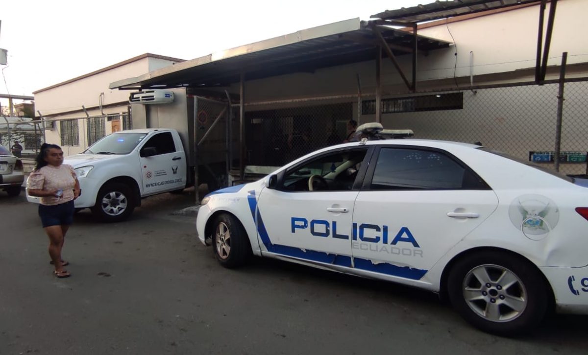 Un niño de dos años resultó herido por una bala que atraves+o el techo de su caa