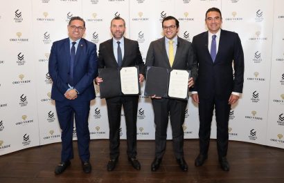 Mateo Estrella, ministro de turismo; Edmundo Kronfle, CEO Hoteles Oro Verde; David
Concha, director ejecutivo Minutocorp; Juan José Yunez, alcalde de Samborondón.