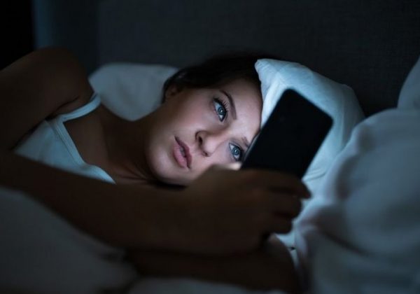 Estudios alertan sobre el impacto del vamping en el rendimiento académico y bienestar emocional
