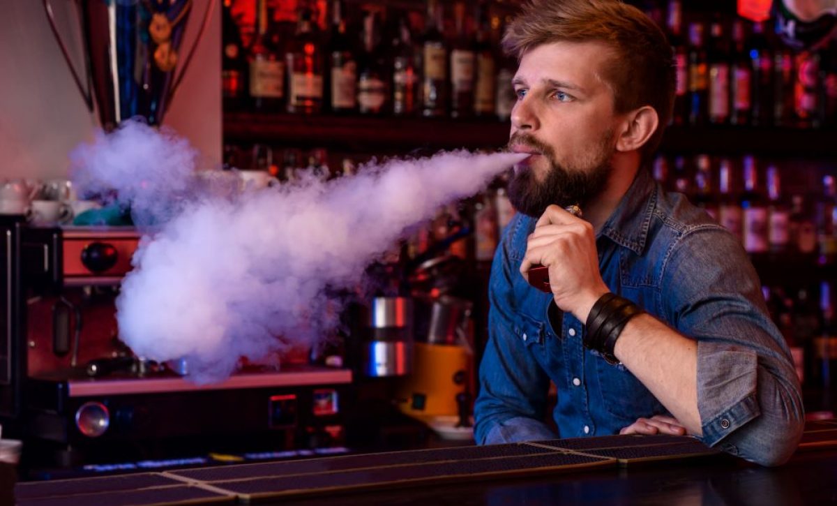 Vapeo en la juventud: una moda con riesgos que no se deben ignorar