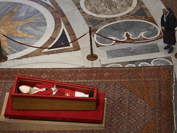 Ceremonias litúrgicas en el Vaticano tras el fallecimiento del Papa Francisco