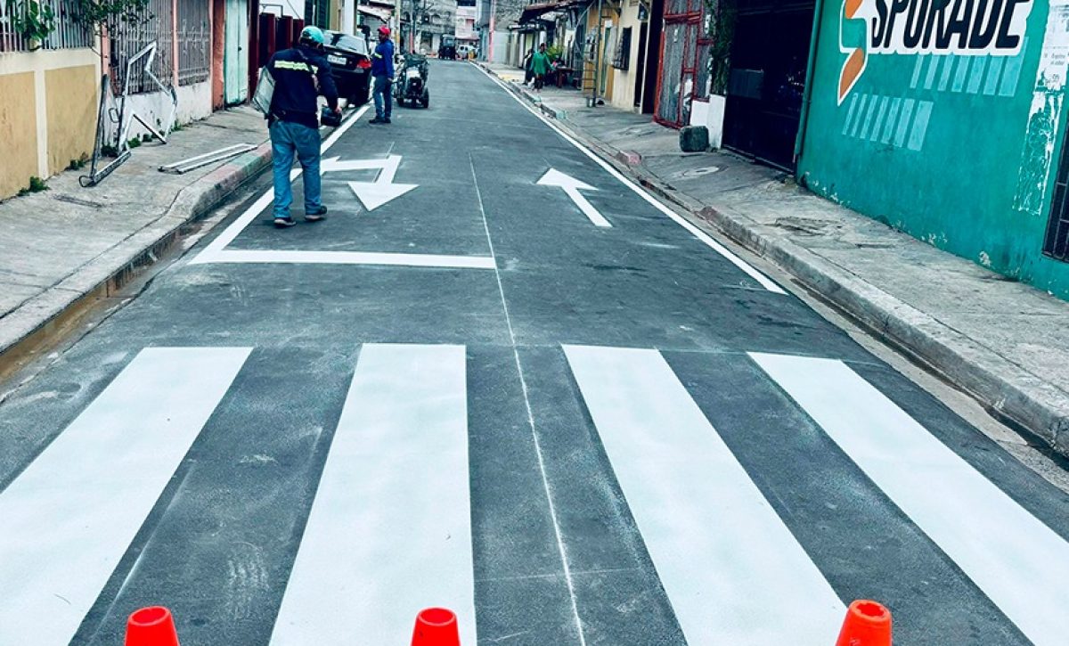 La inversión de USD 7.8 millones de este proyecto en el suroeste de Guayaquil cubre asfaltado, señalización y mejoras estructurales.