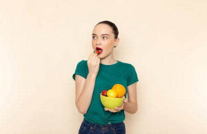 Ni engorda ni hay que evitarla por la noche: verdades y falsos mitos sobre la fruta