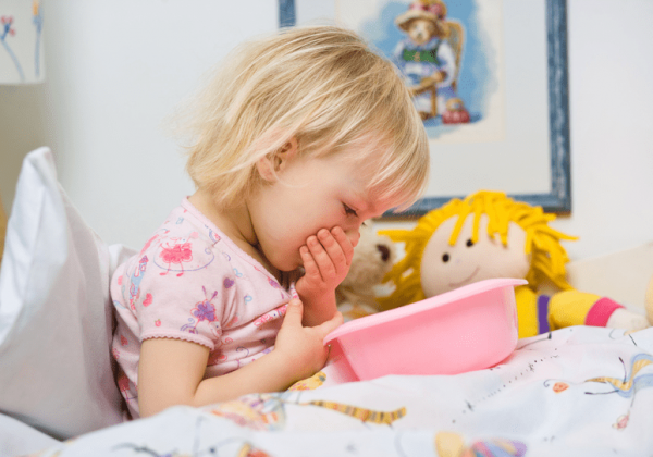 Guía para padres: identificar signos de alarma en niños con vómitos
