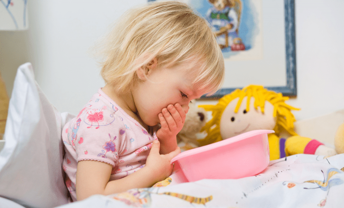 Guía para padres: identificar signos de alarma en niños con vómitos