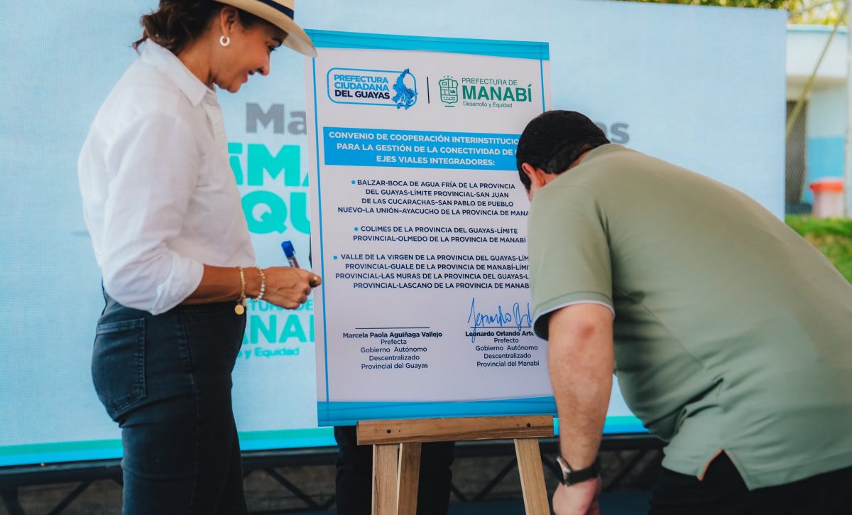 Convenio impulsa nuevos corredores viales entre Guayas y Manabí.