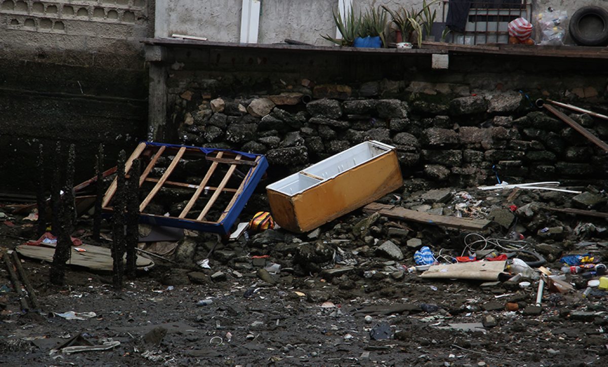 Cada mes, la Alcaldía de Guayaquil retira 1.000 toneladas de desechos del Estero Salado.