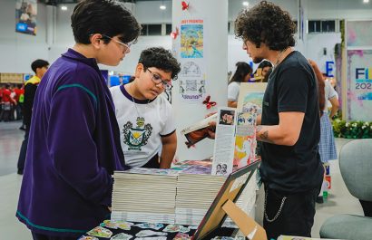 Alumnos de diversos planteles de Guayaquil asisten a la FIL en el Centro de Convenciones.