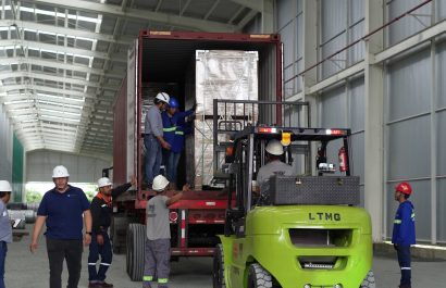 Novacero y Grupo RQ lideran la revolución solar en Ecuador con megaplanta solar en Guayaquil.