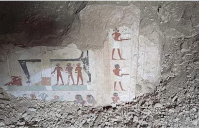 Arqueólogos egipcios desentierran tumbas milenarias cerca del Valle de los Reyes.