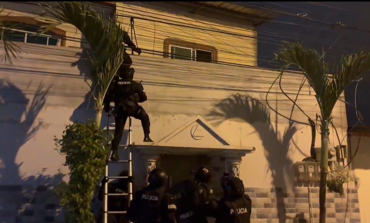 Una de las casas allanadas en Manta, vinculada a familiares de alias "Fito".
