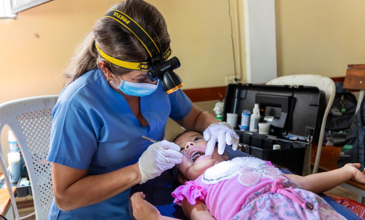 Más de 200 habitantes de la comunidad de Cerro Guayabal, en Montecristi, recibieron atención médica gratuita.