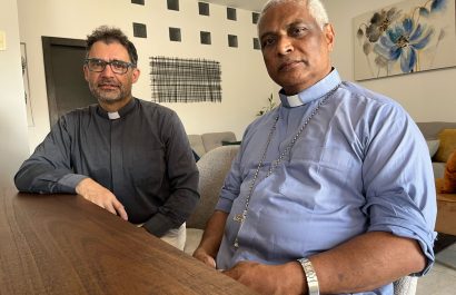Sacerdotes de Ecuador y Bangladesh celebran eucaristía en Espíritu Santo