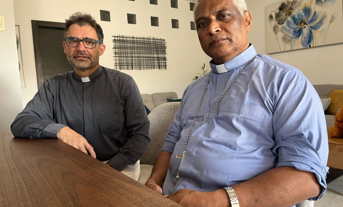 Sacerdotes de Ecuador y Bangladesh celebran eucaristía en Espíritu Santo