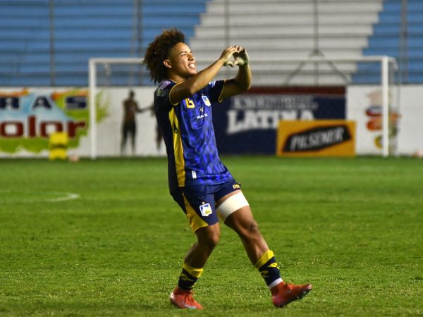 Erick Mendoza, jugador de Delfín SC.