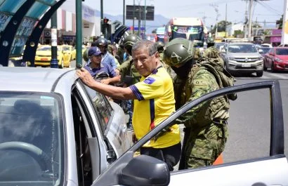 ¡Militares en acción! Portoviejo bajo control para frenar armas y explosivos