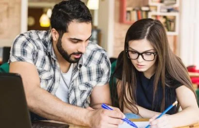 ¡No pierdas esta oportunidad! Más de 30 becas disponibles en Cuenca para jóvenes y profesionales