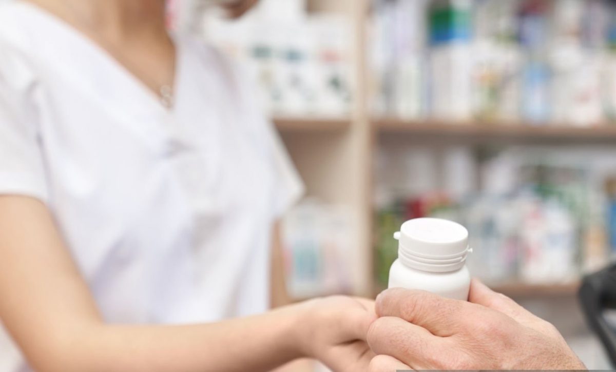 ¿Lubricante antes que medicinas MSP compra por USD 2,2 millones en plena crisis hospitalaria