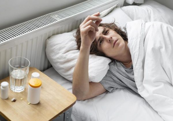 ¿Por qué la fiebre sube más en la noche La razón te sorprenderá