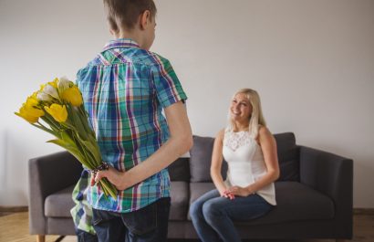 ¿Por qué regalar flores amarillas cada 21 de septiembre se volvió tendencia en Ecuador?