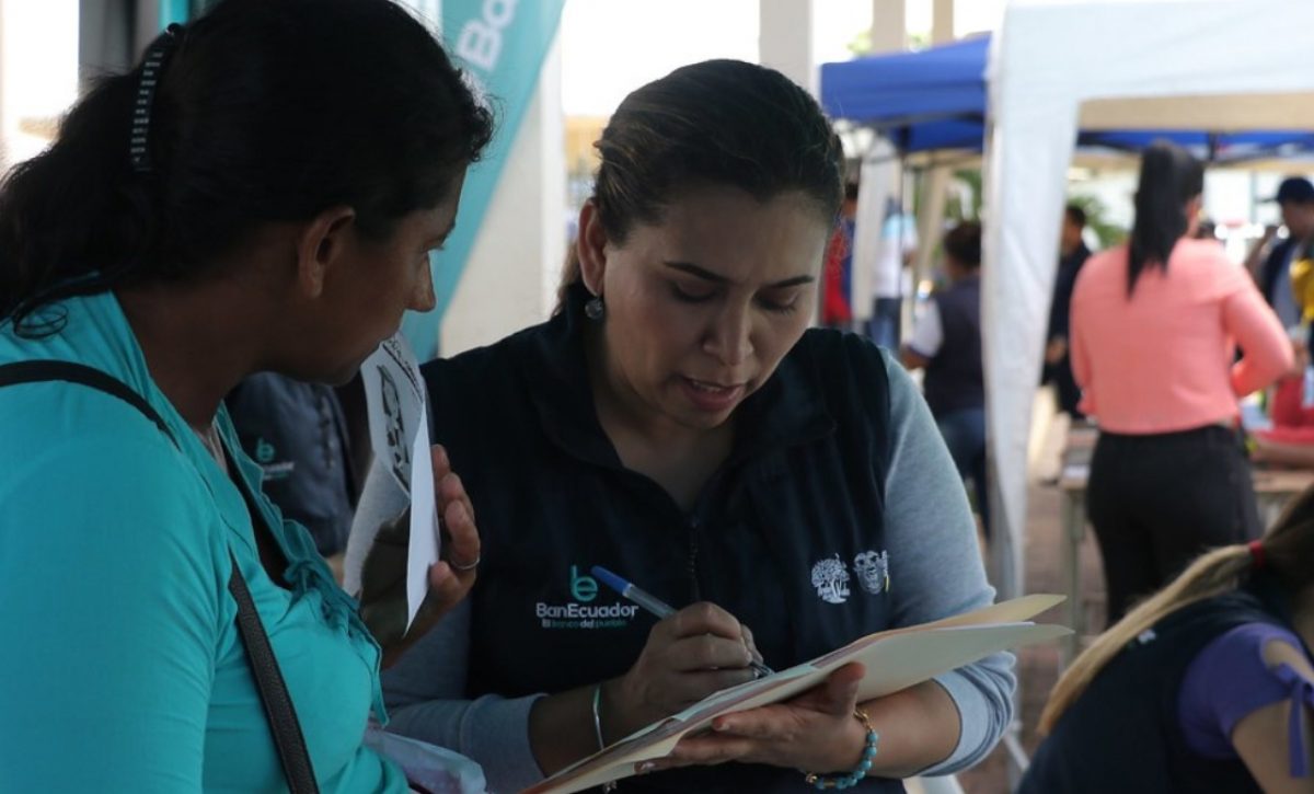 ¿Qué es el Crédito Violeta de BanEcuador y para quiénes está dirigido Conozca cuáles son los requisitos para obtenerlo. (Archivo-BanEcuador)