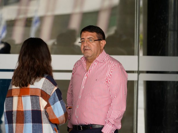 ¿Quién es Santiago Díaz? El polémico asambleísta con orden de captura y recompensa