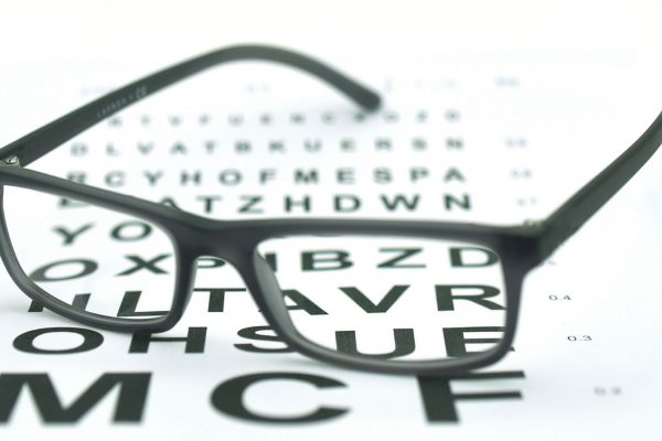 ¿Sabes con qué frecuencia debes cambiar tus lentes para proteger tu visión?